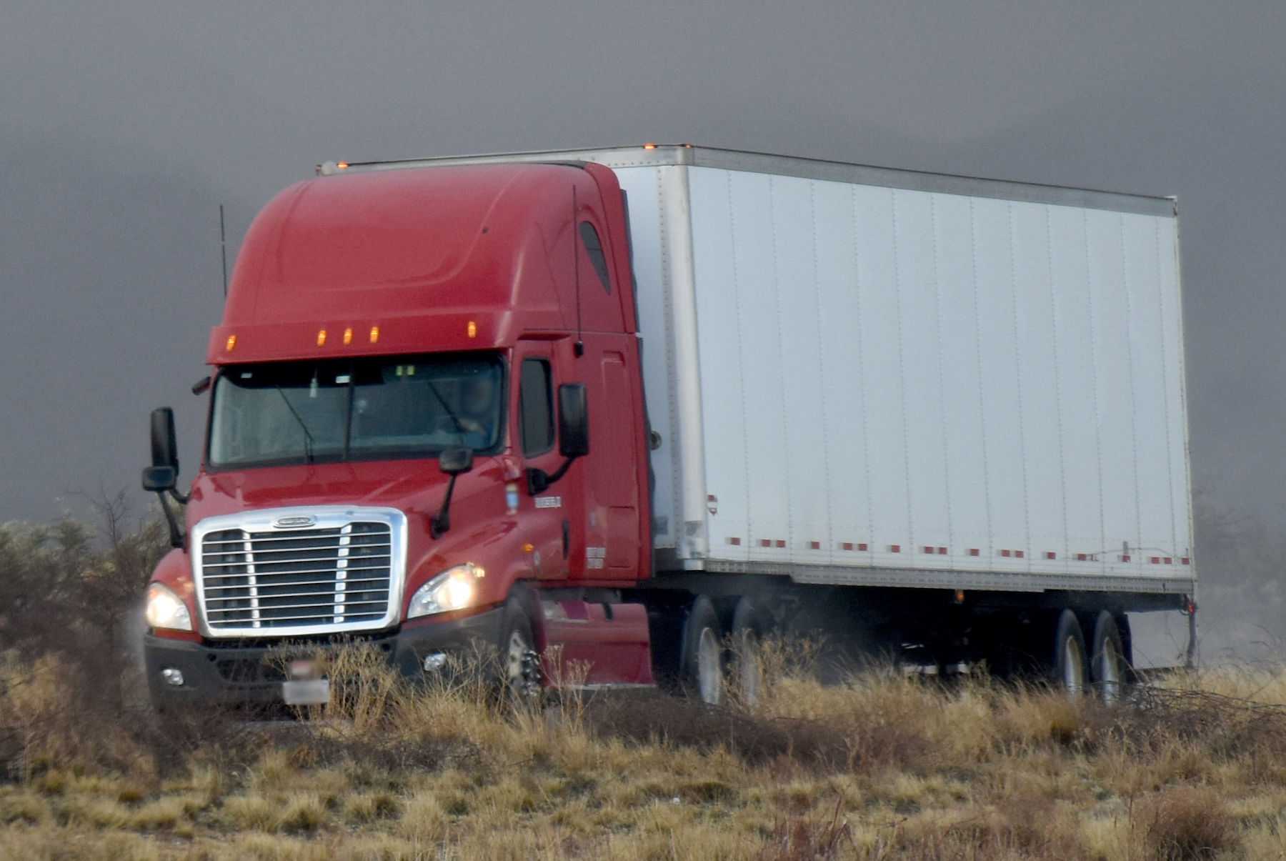 5 Ways to Stay Safe When Driving a Big Rig